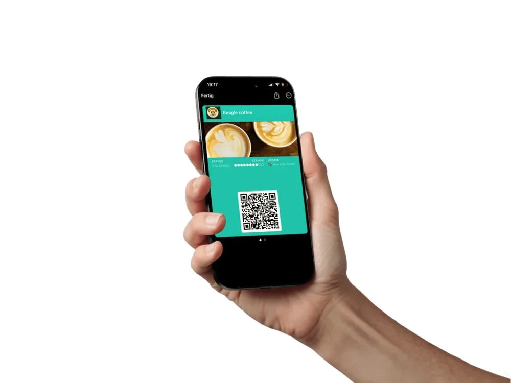 Mano sosteniendo un celular con una tarjeta de sellos digital